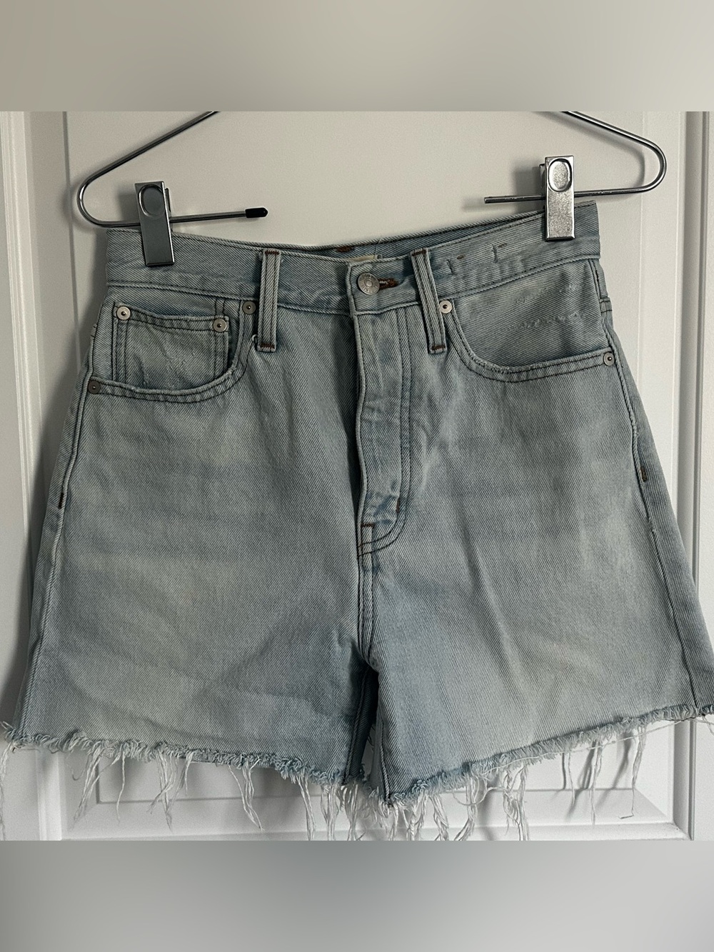 The Mom Jean short